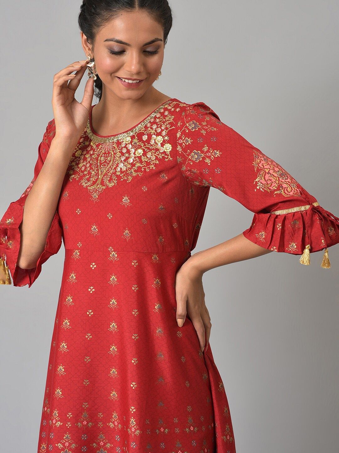 AURELIA Festive Floral Print Crepe Kurta