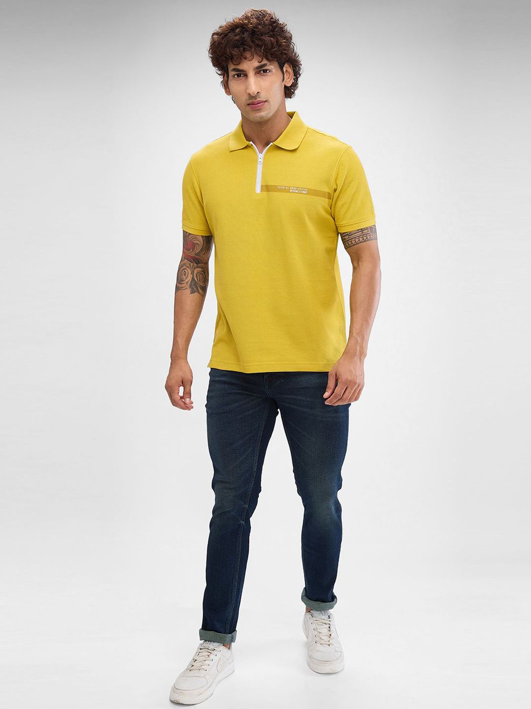 SPYKAR Men Slim Fit Low-Rise Light Fade Clean Look Stretchable Jeans