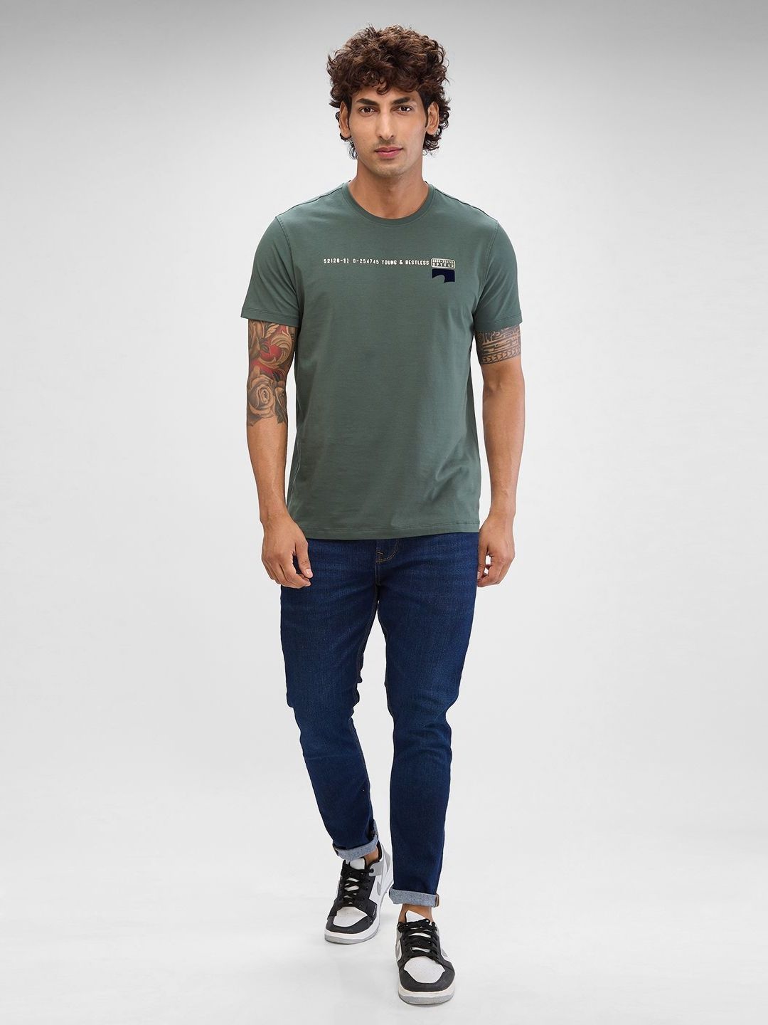 SPYKAR Men Graphic Round Neck Slim Fit T-shirt