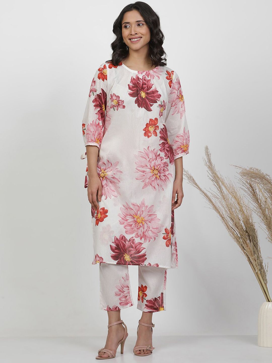 W White Floral Printed Pure Cotton Straight Kurta