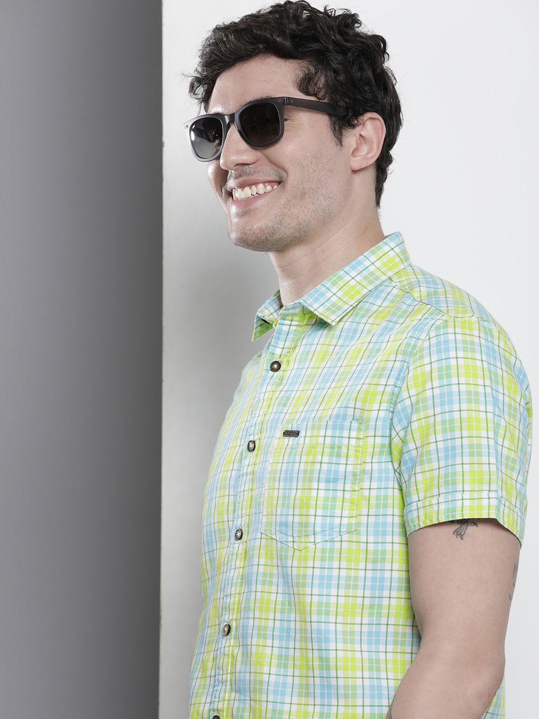 The Indian Garage Co Men Slim Fit Opaque Checked Casual Shirt
