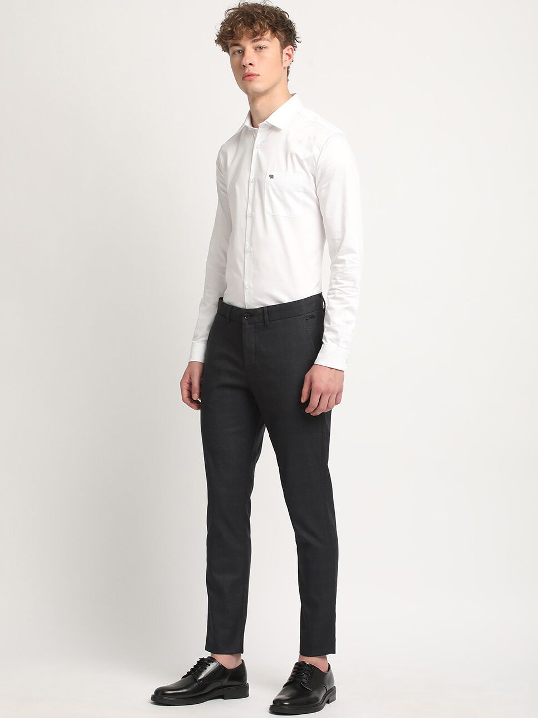 THE BEAR HOUSE Men Solid Checked Tapered Fit Mid-Rise Formal Trousers