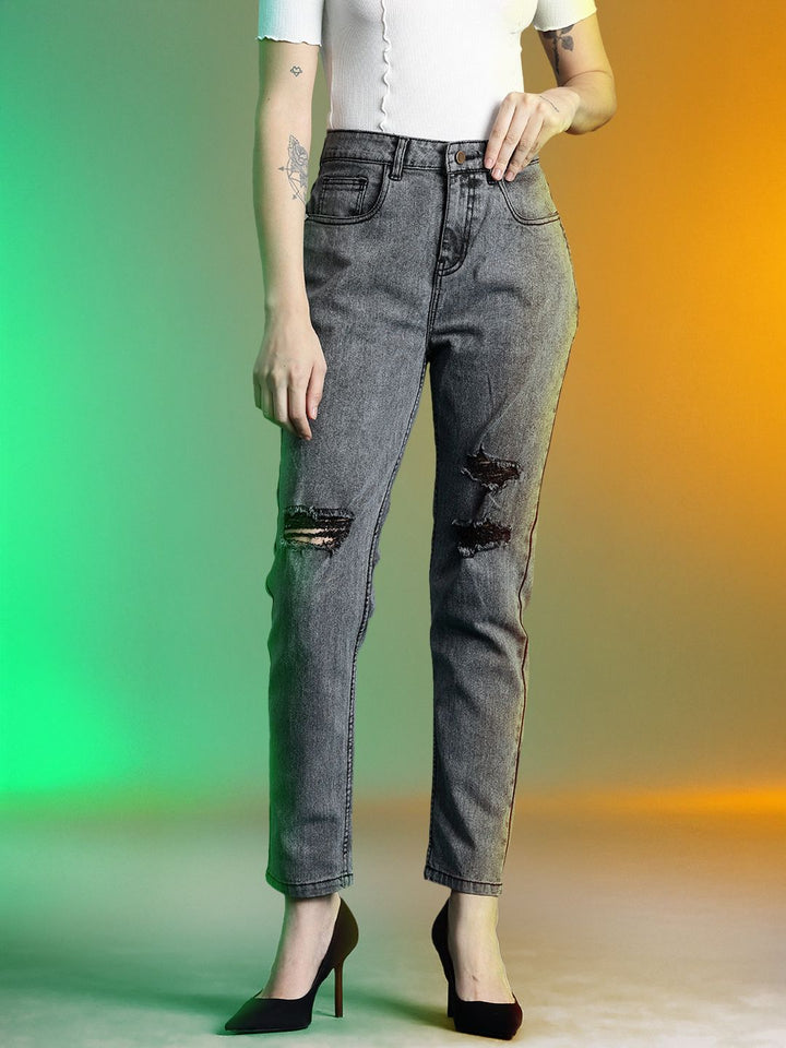 DressBerry Women Boyfriend Fit Mildly Distressed Light Fade Stretchable Jeans