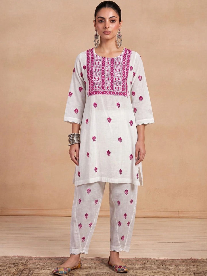 Rumah Chikankari Kurta Chikankari Biasa Wanita dengan Seluar