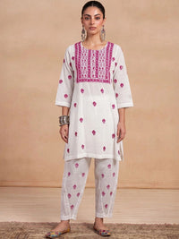 Rumah Chikankari Kurta Chikankari Biasa Wanita dengan Seluar