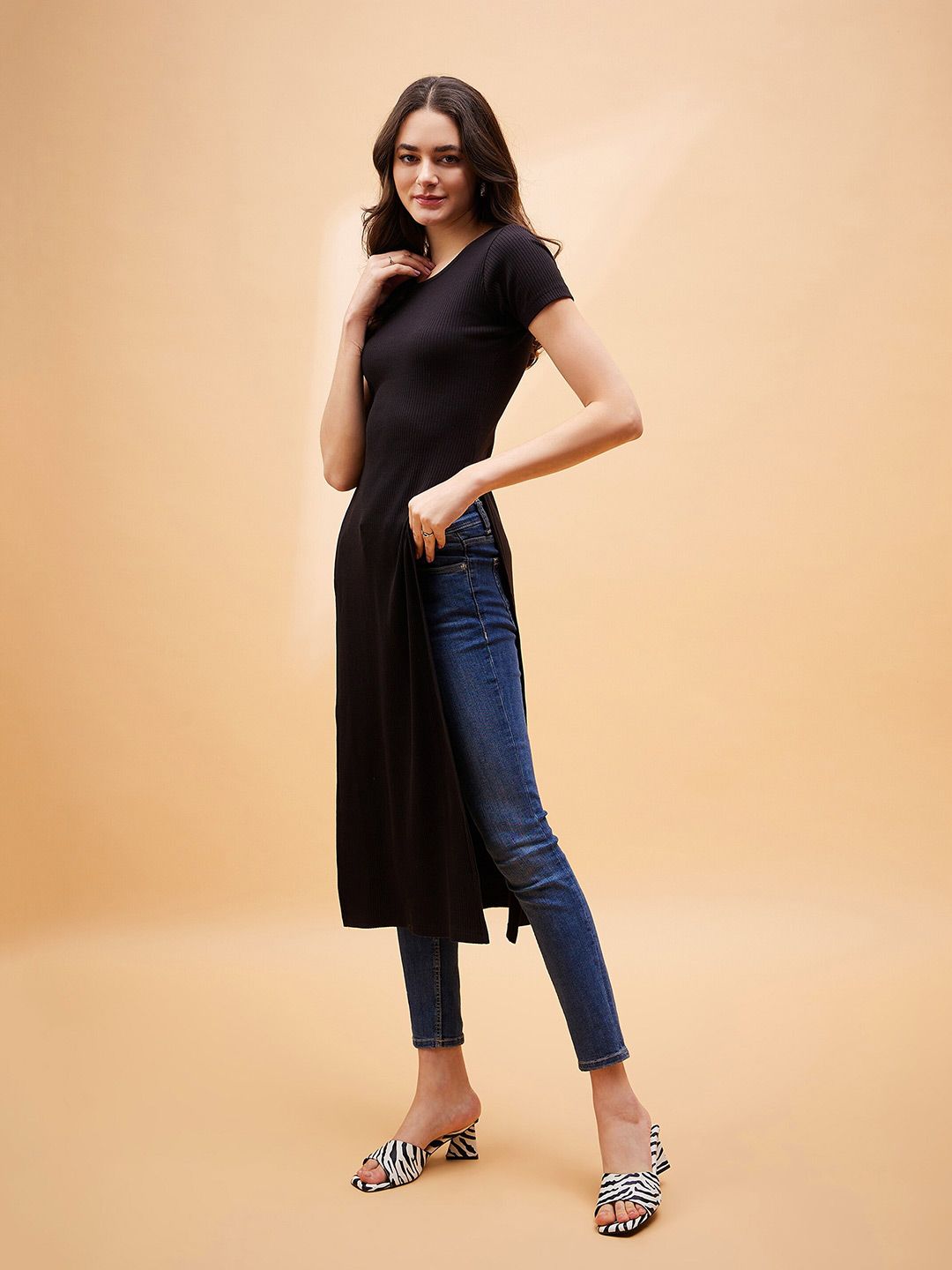 SASSAFRAS BASICS Round Neck Cotton Longline Top