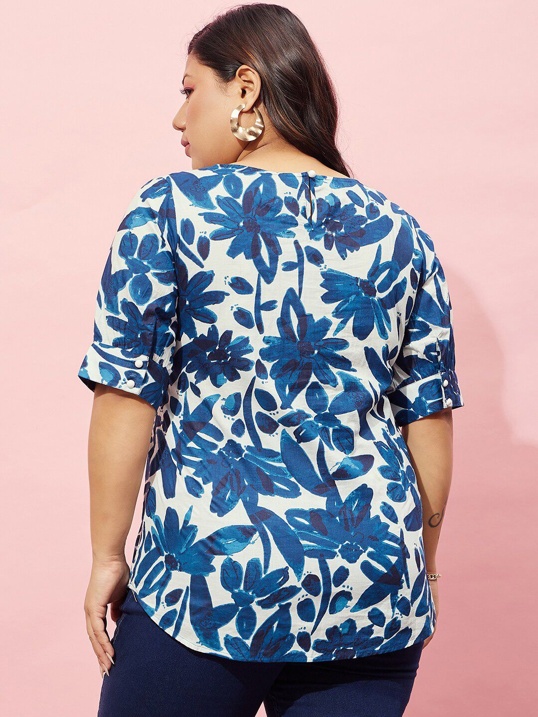 Berrylush Curve Cream Colen & Blue Plus Size Floral Print Printed Cotton Top