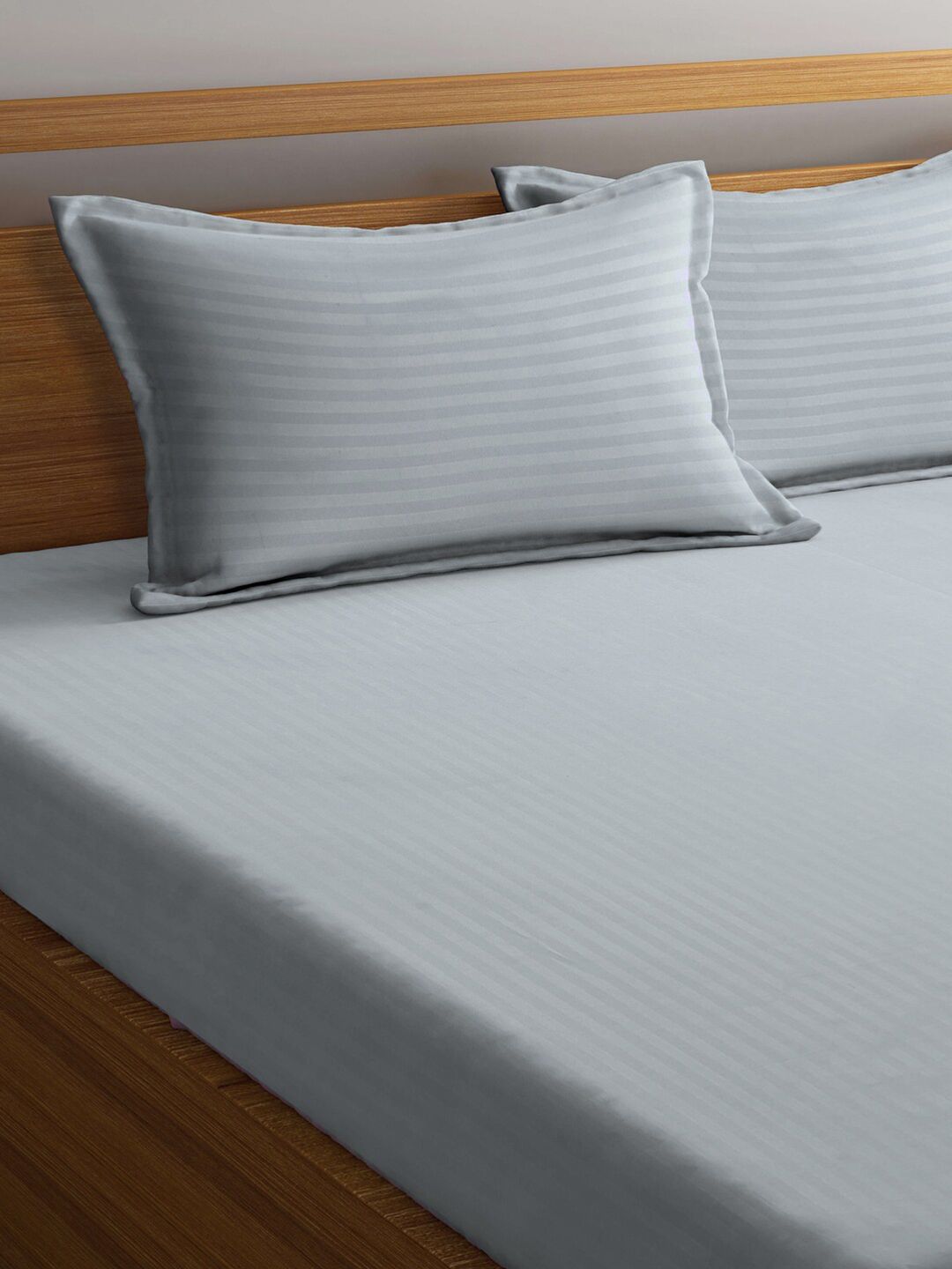 KLOTTHE Striped 300 TC Fitted Super King Double Bedsheet with 2 Pillow Covers