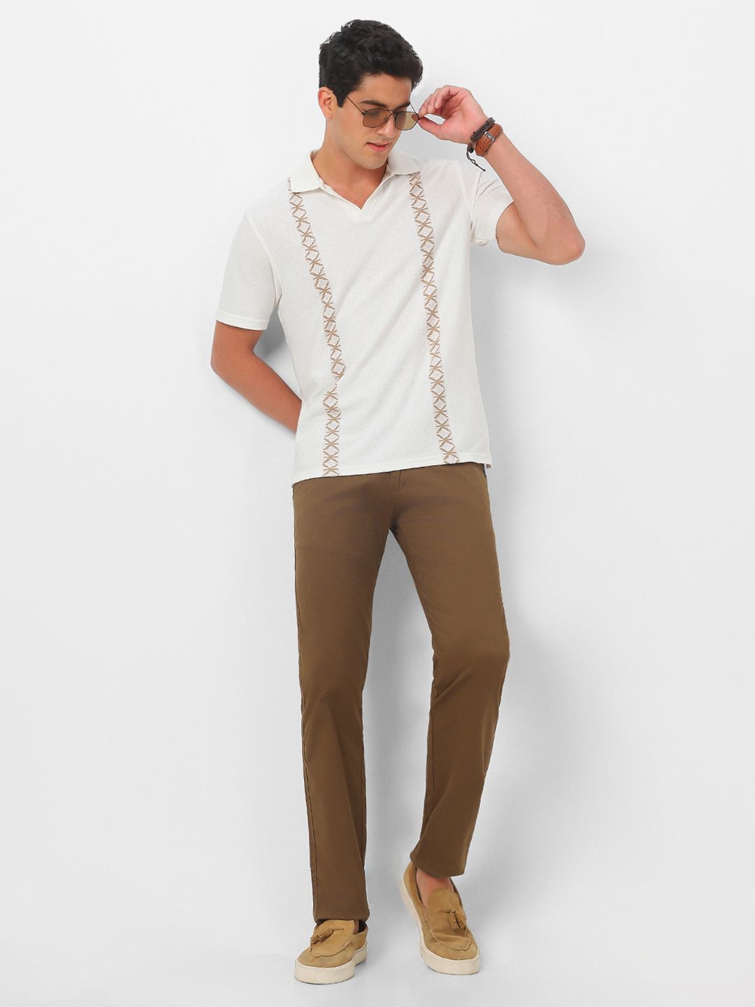 Urbano Fashion Men Brown Slim Fit Solid Pure Cotton Chinos