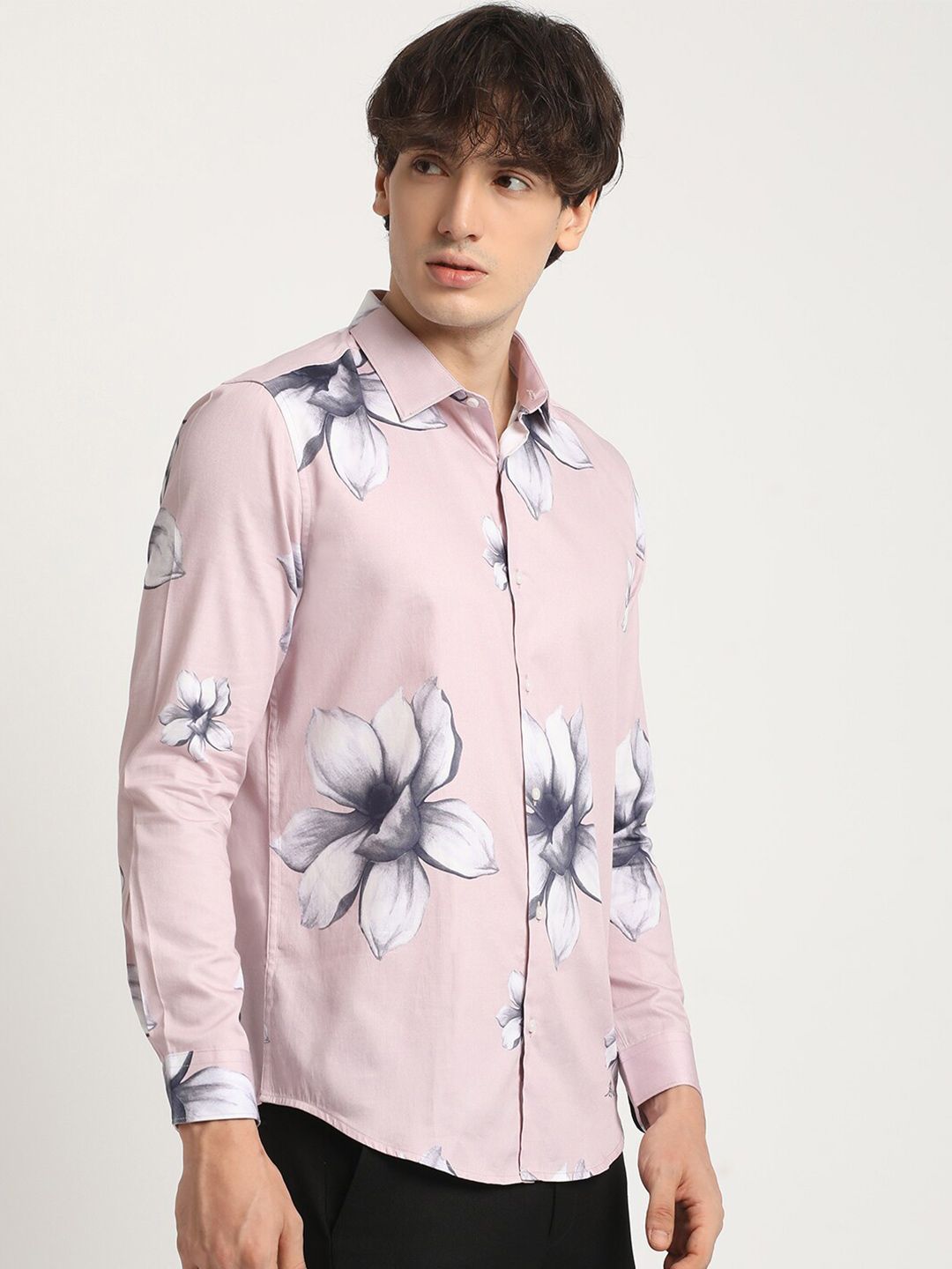 THE BEAR HOUSE Men FloralPrinted Slim Fit Casual Shirt