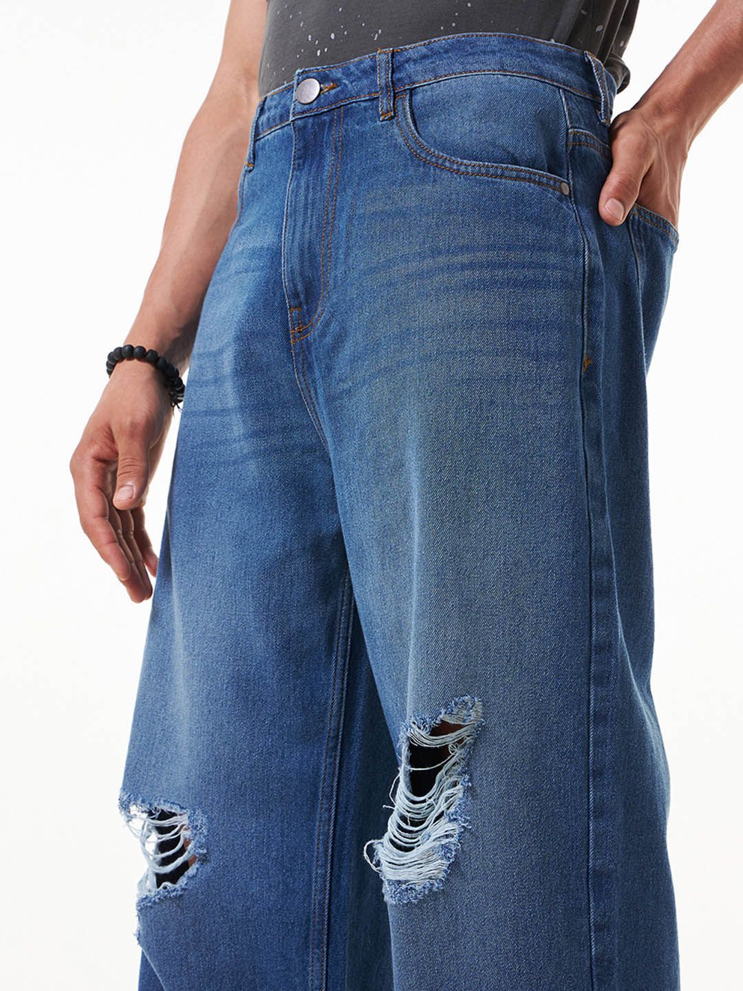 Bewakoof Men Blue Baggy Fit Light Fade Mildly Distressed Pure Cotton Jeans