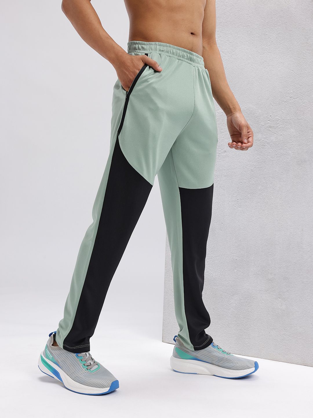 HRX by Hrithik Roshan Men Colourblocked Mid-Rise Rapid-Dry Running Track Pants
