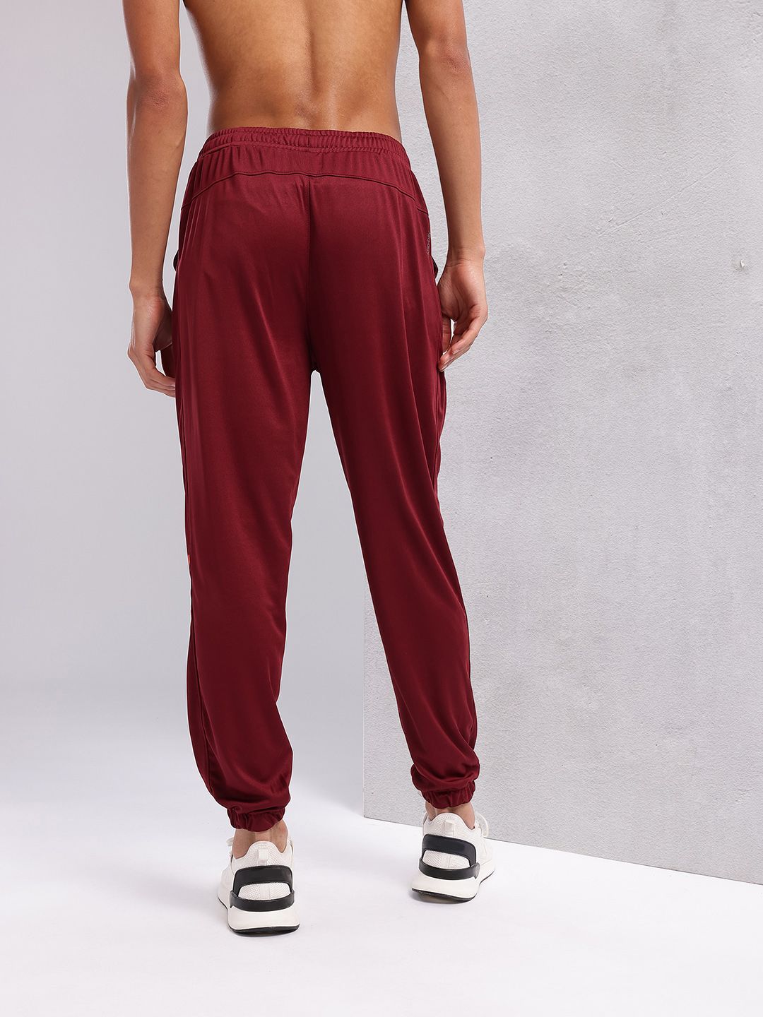 HRX by Hrithik Roshan Men Brand Logo Detail Mid-Rise Rapid-Dry Training Joggers