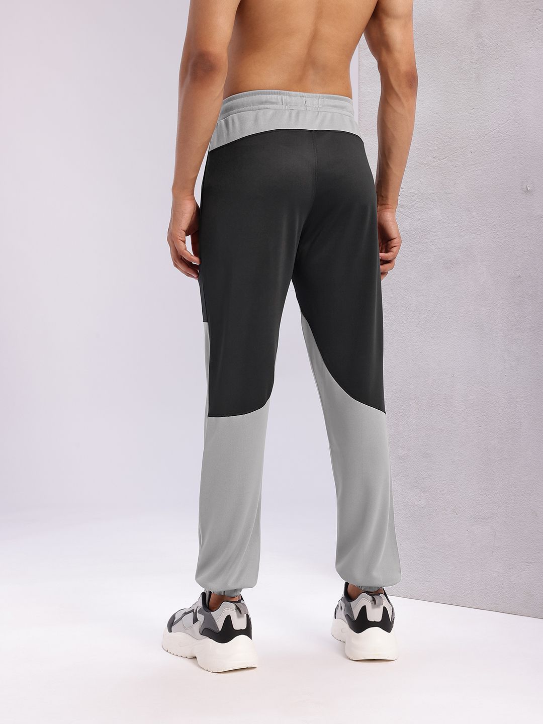 HRX by Hrithik Roshan Men Colourblocked Rapid-Dry Running Joggers