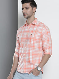 The Indian Garage Co Men Peach-Coloured & White Comfort Fit Checked Casual Shirt