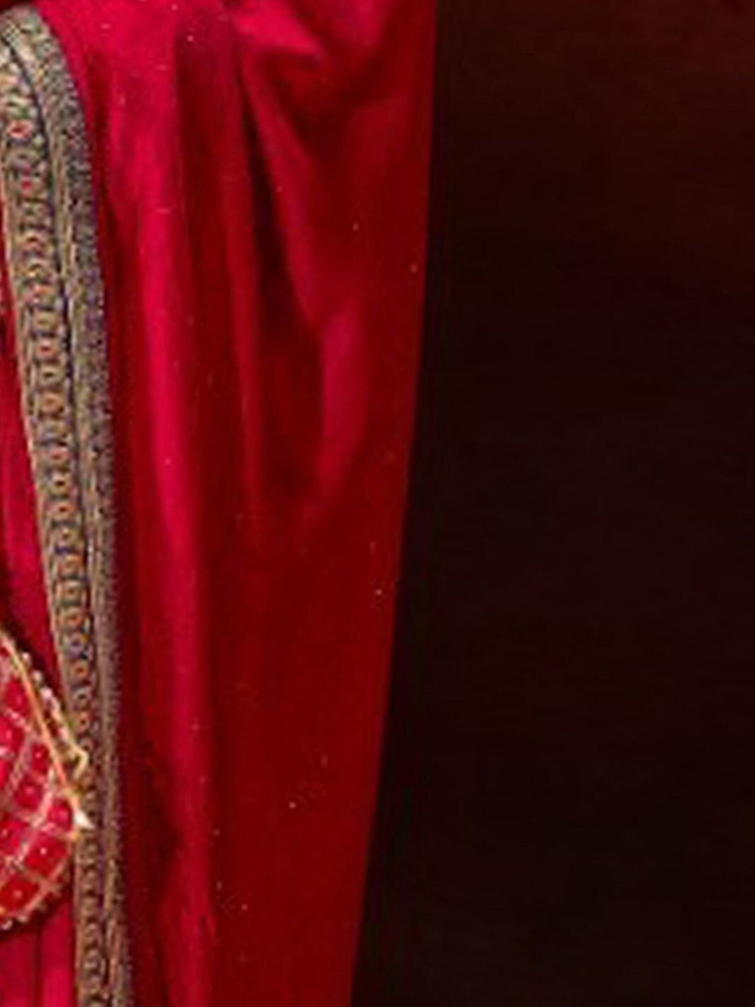 Saree mall Ethnic Motifs Beads and Stones Silk Blend Sarees  With Blouse Piece