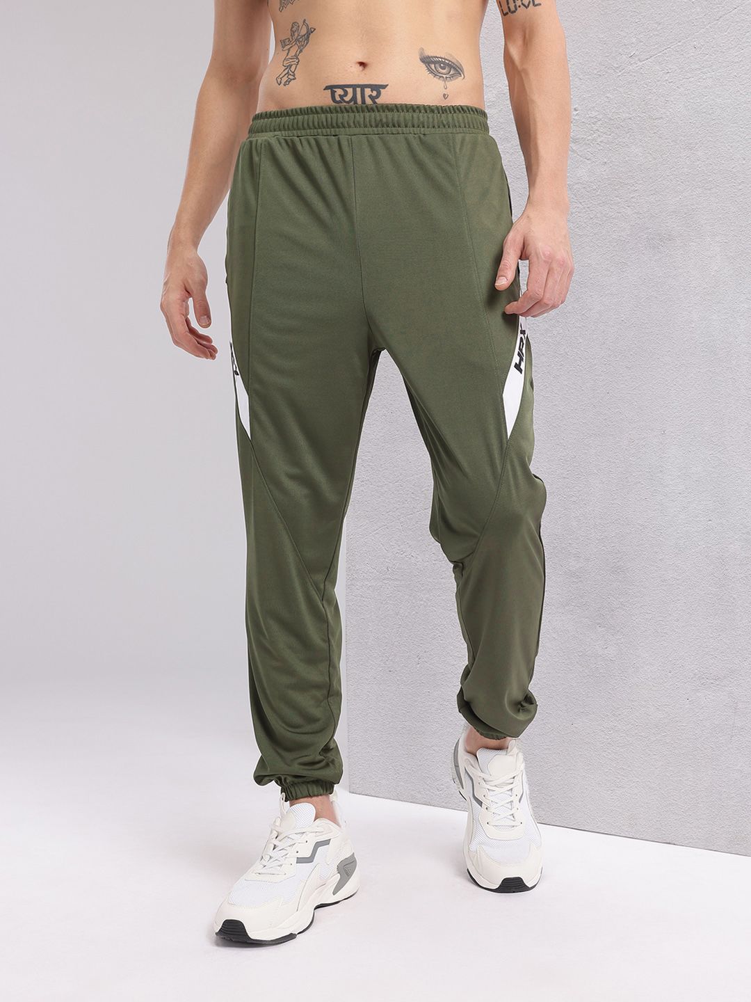 HRX by Hrithik Roshan Men Printed Detail Rapid-Dry Training Joggers
