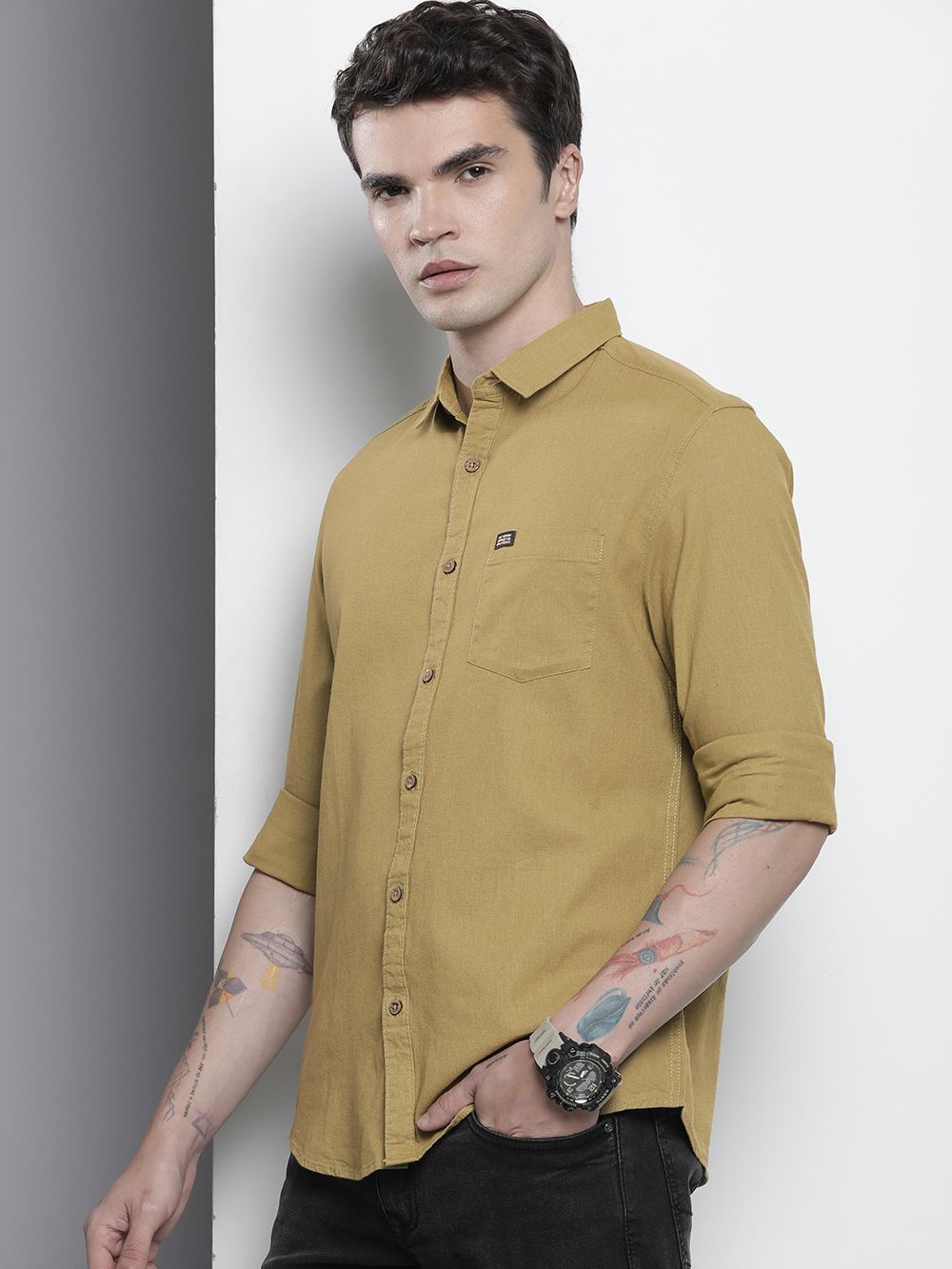 The Indian Garage Co Men Slim Fit Solid Linen Resortwear Shirt