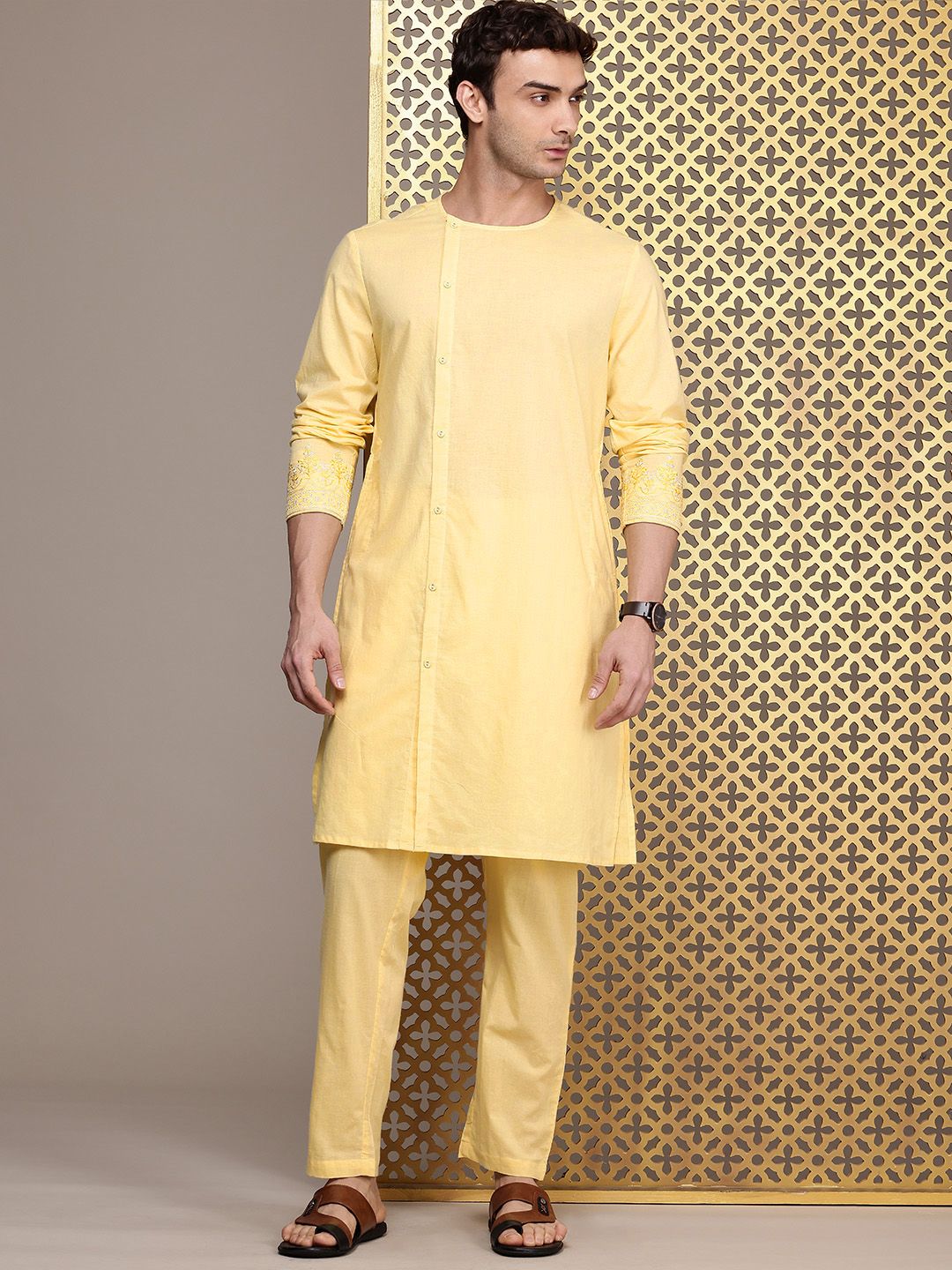 House of Pataudi Men Pure Cotton Jashn Kurta with Trousers