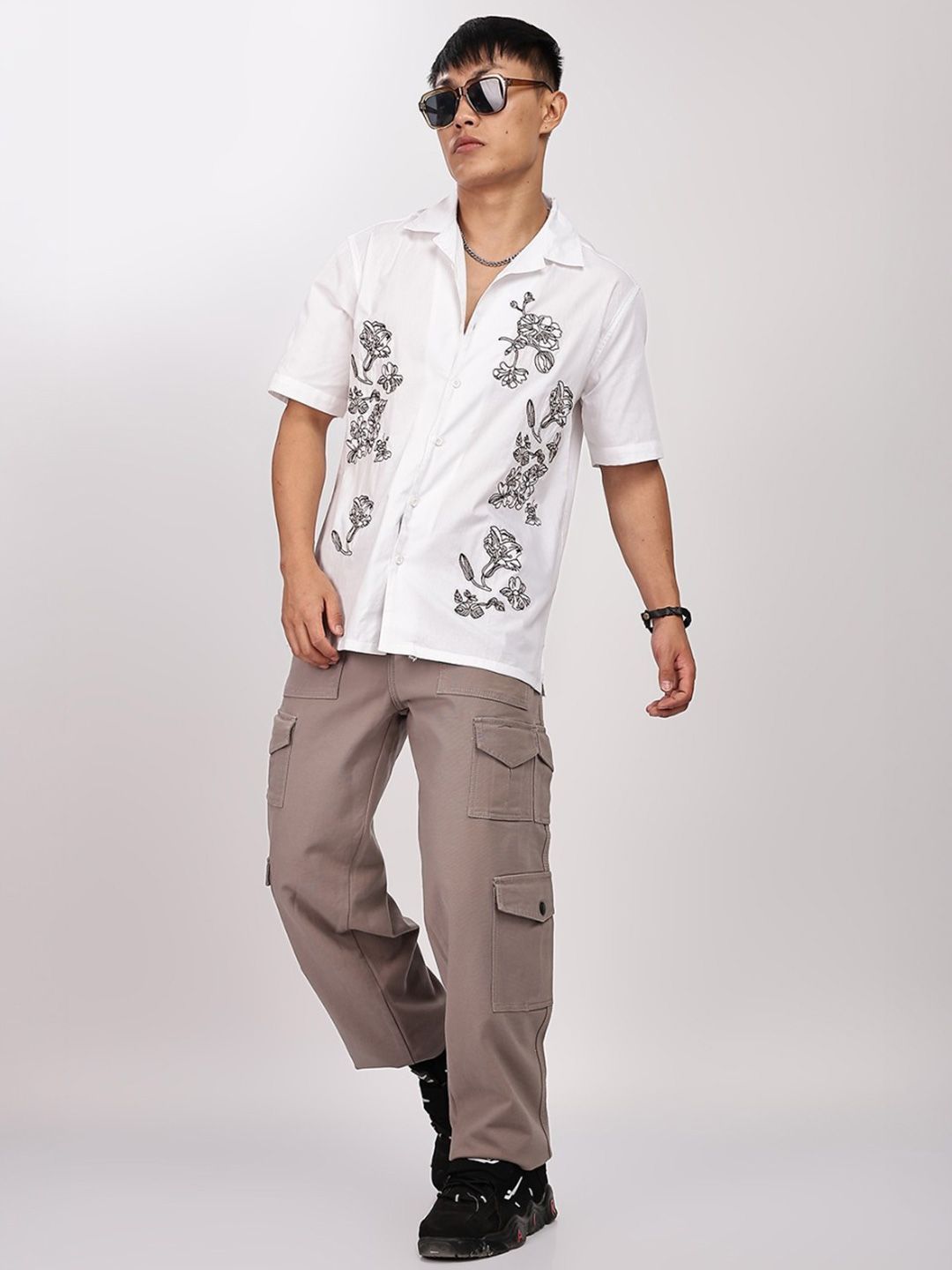 Eszett Men Floral Printed Casual Shirt