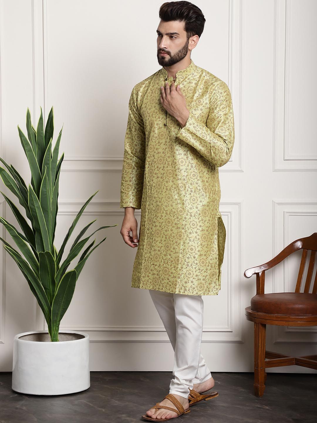 SOJANYA Floral Printed Mandarin Collar Kurta With Churidar & Nehru Jacket