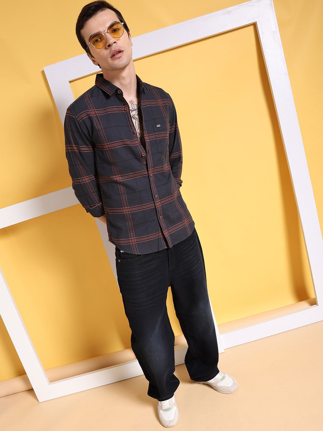 The Indian Garage Co Men Grey Slim Fit Checked Casual Shirt
