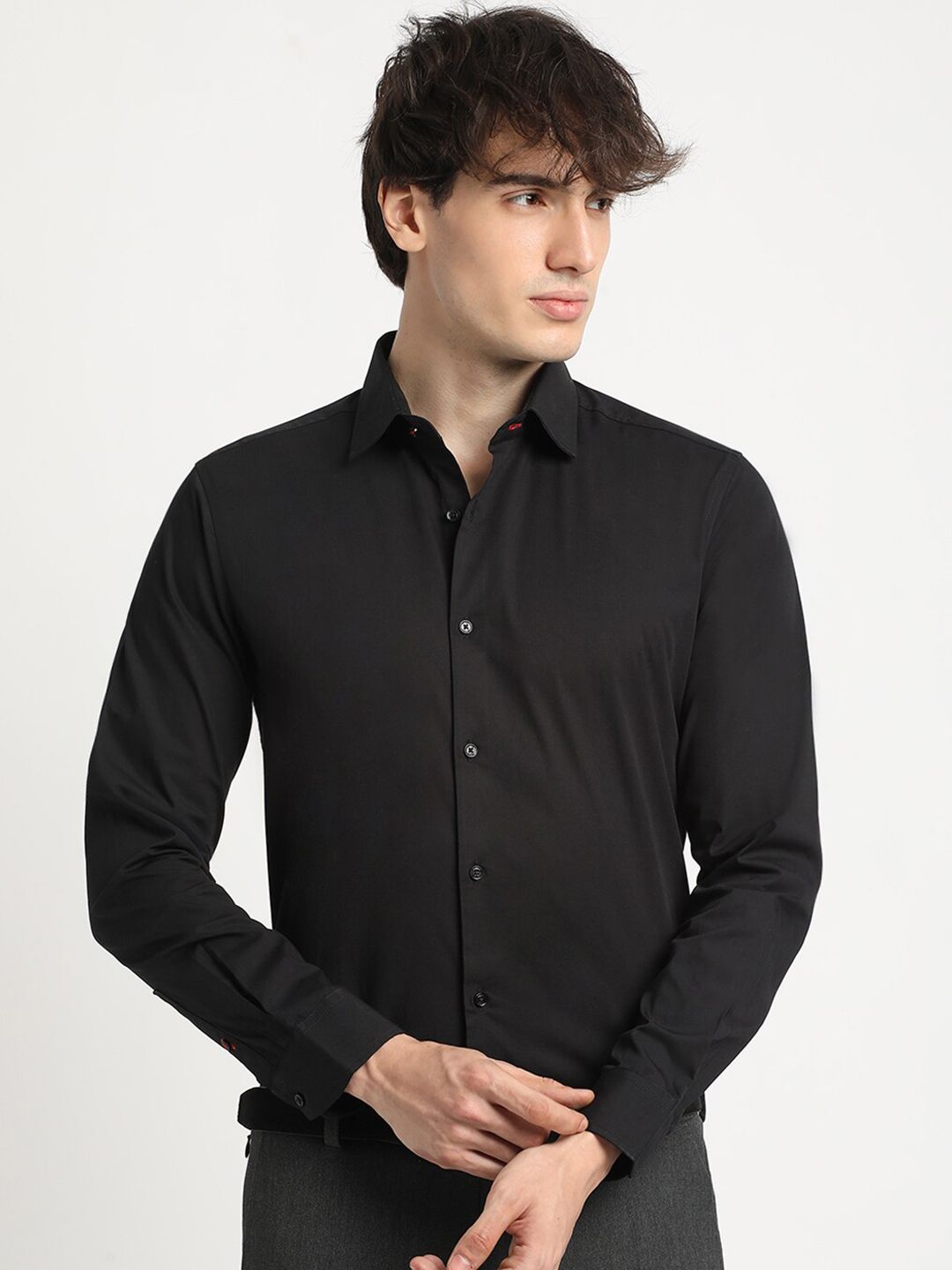THE BEAR HOUSE Men Solid Tailored Fit Formal Shirt