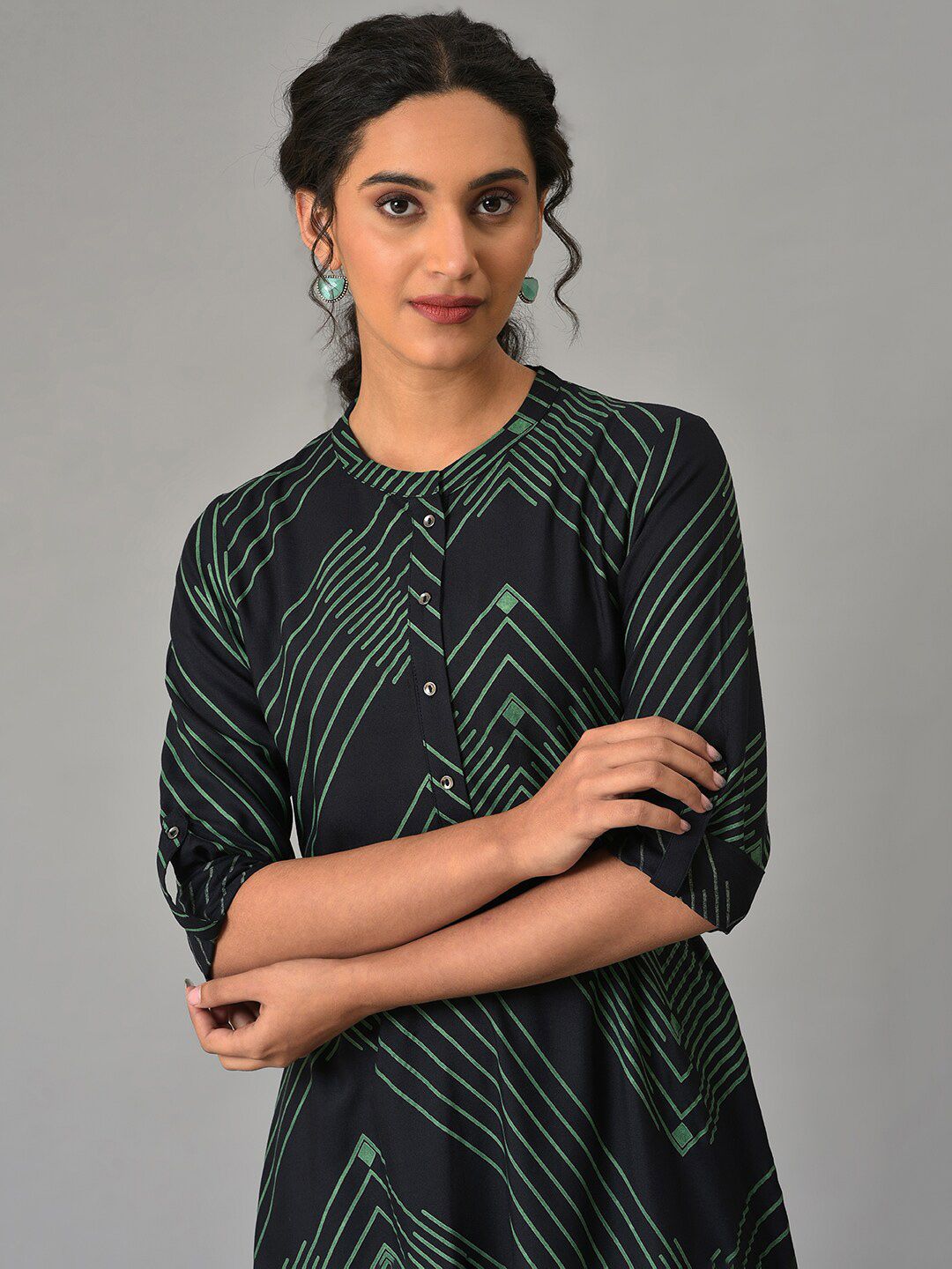 W Geometric Printed Roll-Up Sleeves Midi Dress