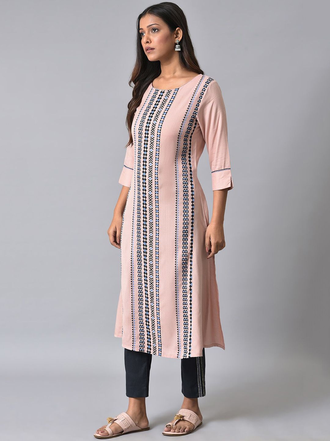 W Geometric Printed Straight Kurta