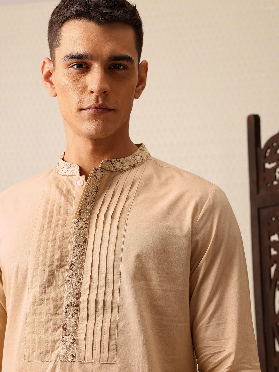 House of Pataudi Floral Yoke Design Thread Work Pure Cotton Jashn Kurta with Trousers