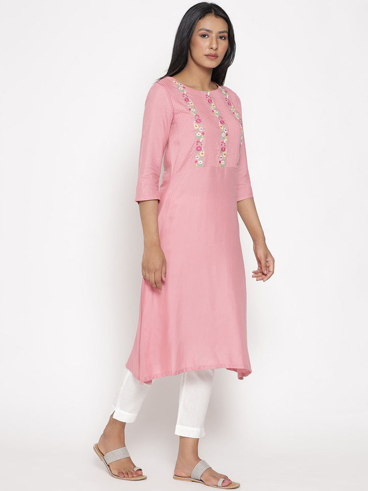 W Women Floral Embroidered Thread Work  Kurta