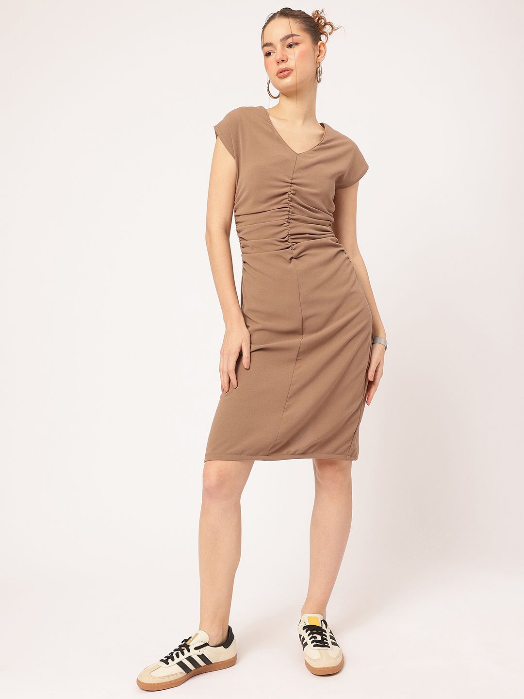 Dressberry Ruche Chic V-Neck Sheath Dress