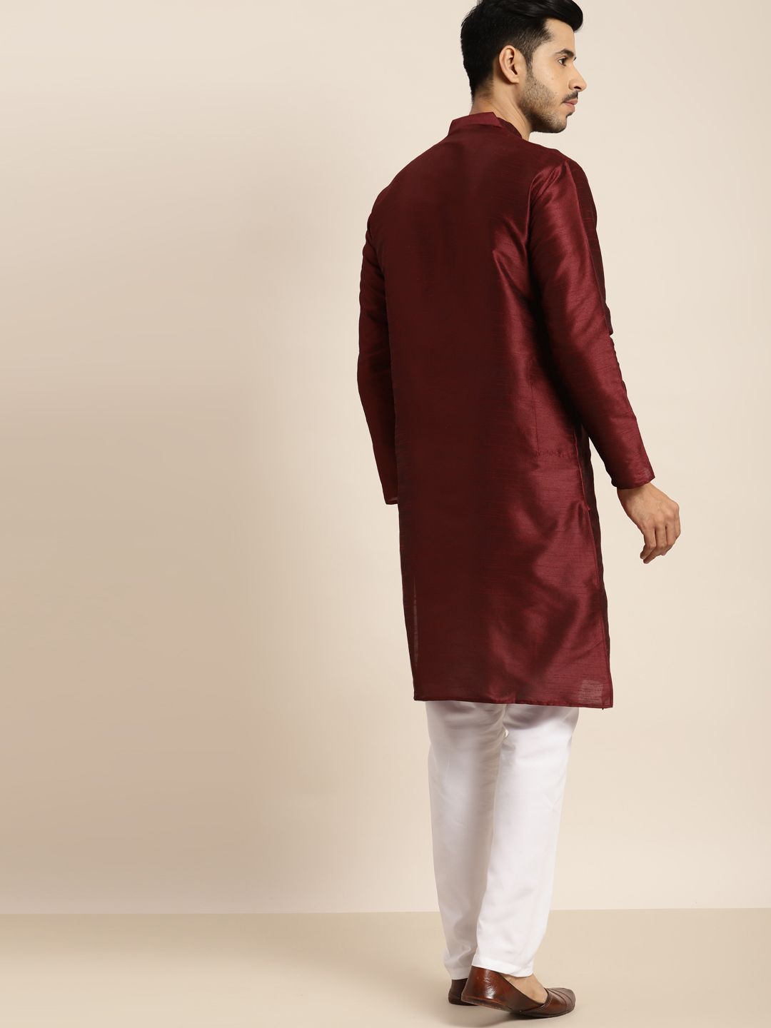 Anug by SOJANYA Men Maroon Solid Kurta