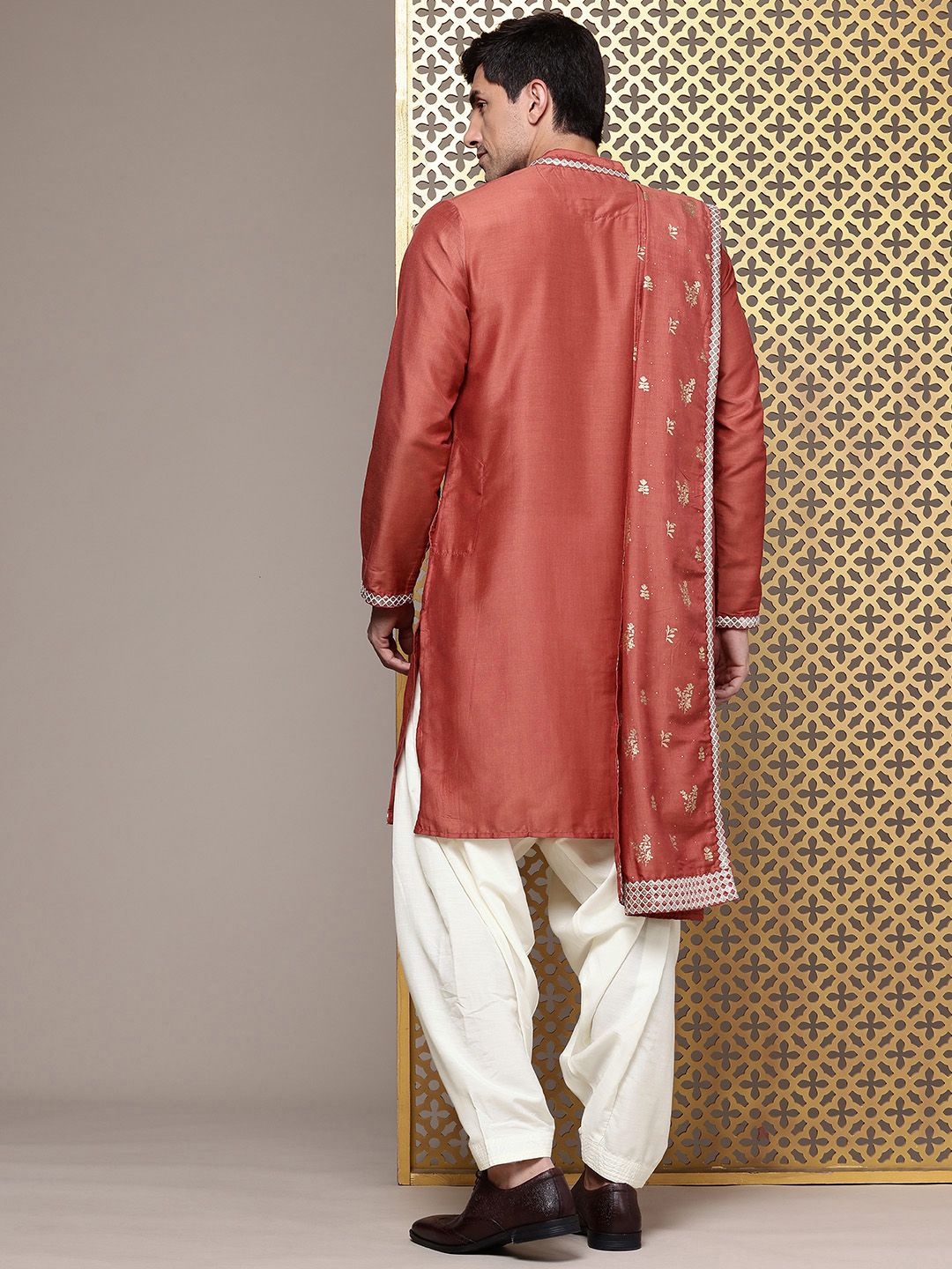 House of Pataudi Regular Jashn Kurta with Patiala & Dupatta