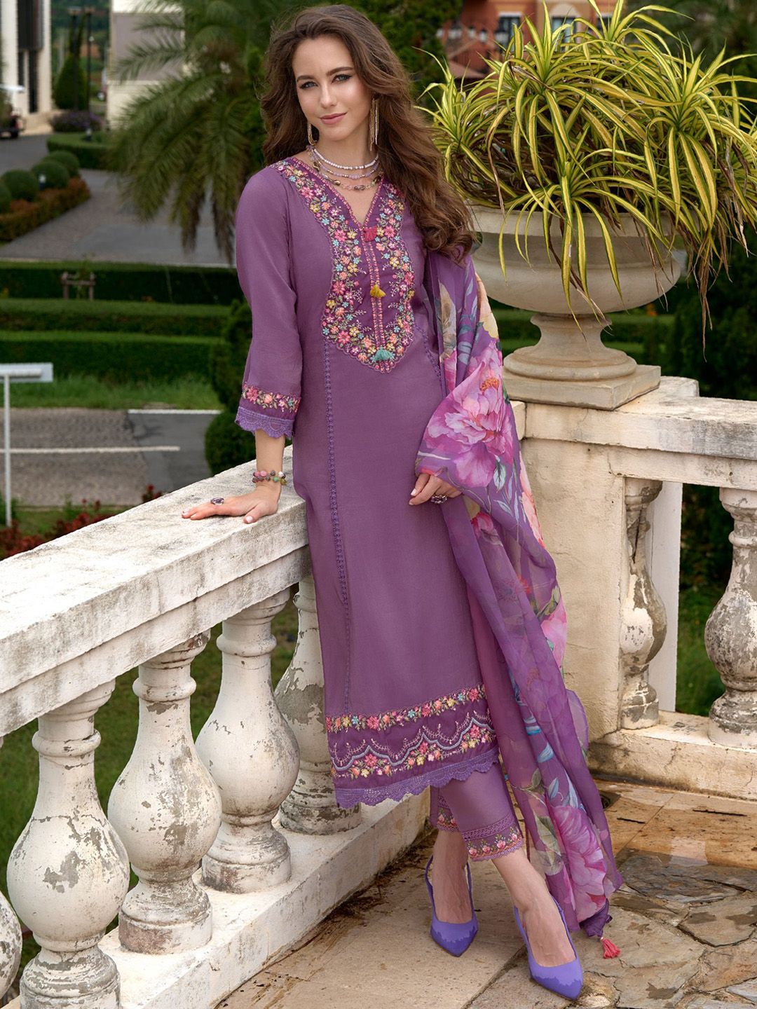 Indo Era Women Floral Embroidered Regular Thread Work Kurta with Trousers & With Dupatta