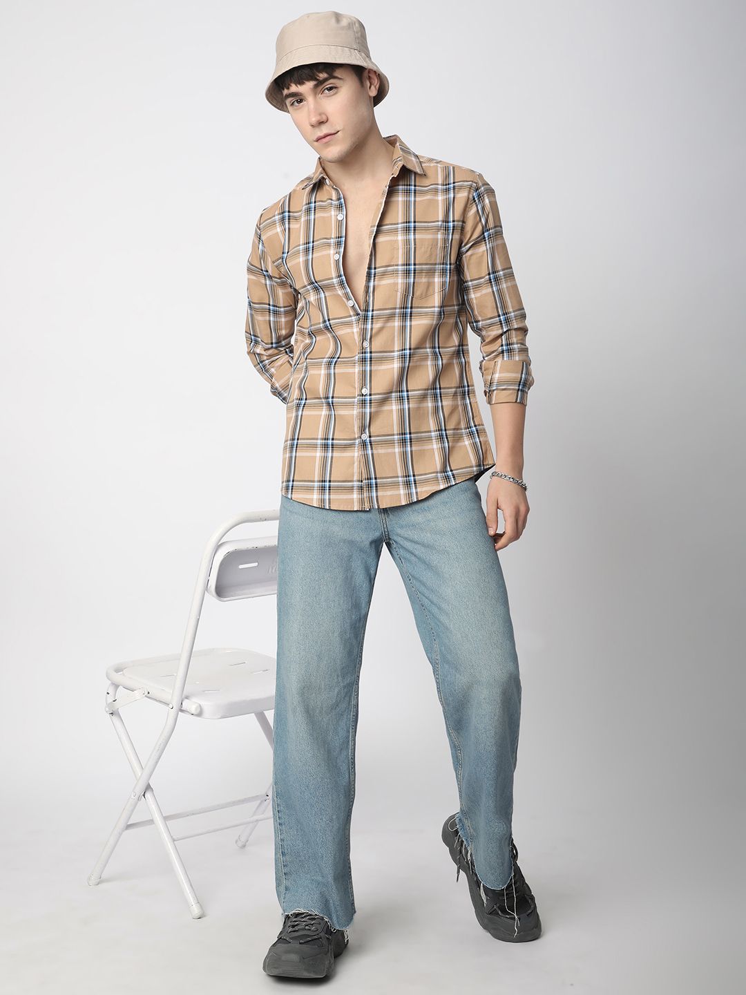 VASTRADO Men Classic Slim Fit Opaque Checked Casual Shirt