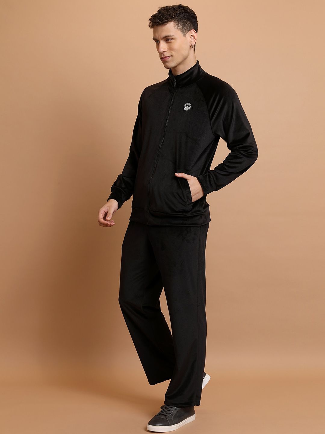 HIGHLANDER High-Neck Sweatshirt With Trouser