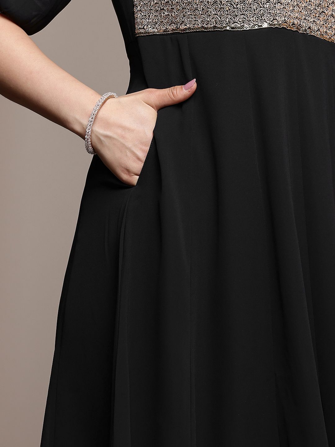 House of Pataudi Embellished A-Line Jashn Midi Party Dress