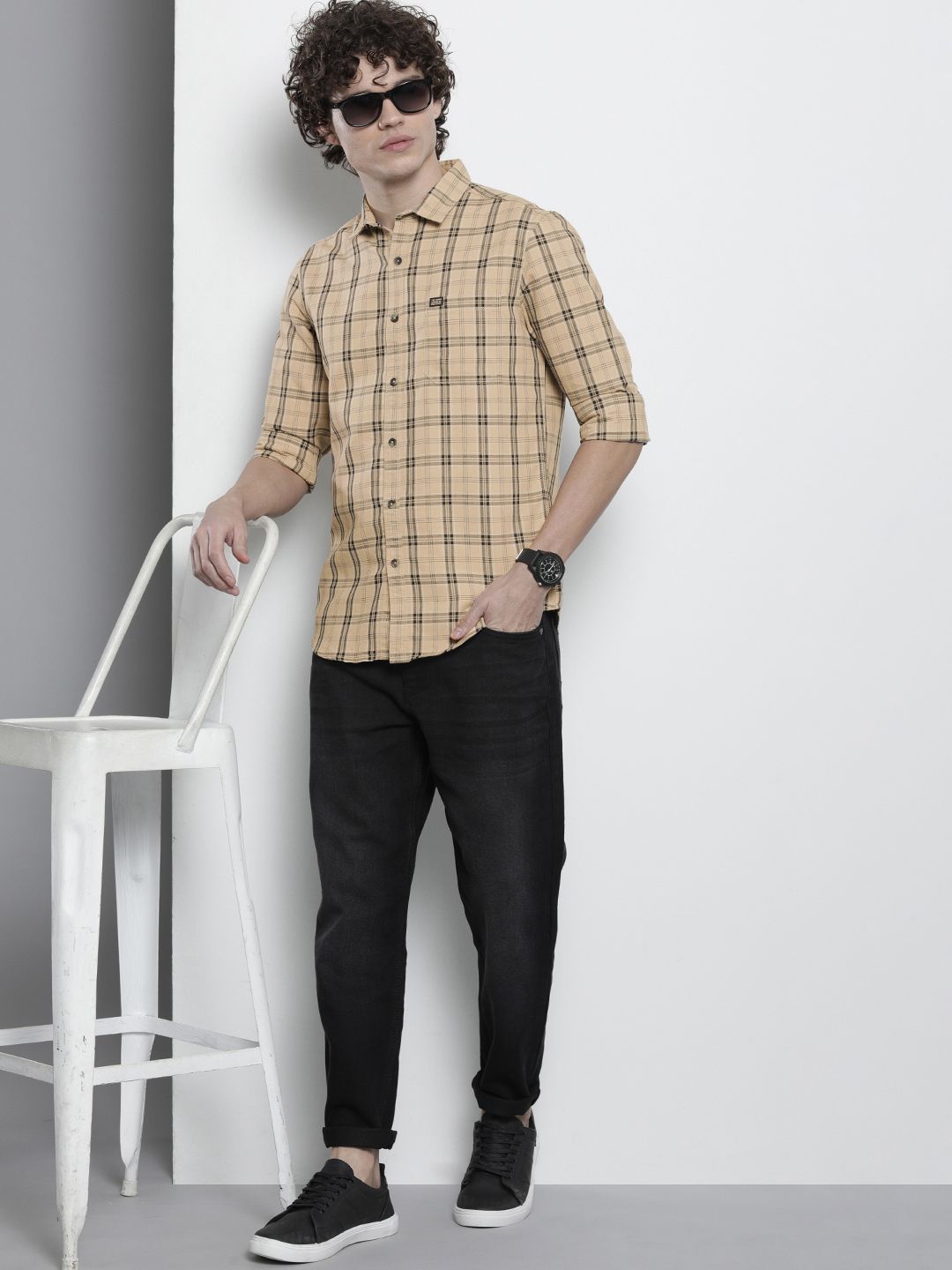 The Indian Garage Co Men Slim Fit Checked Casual Shirt