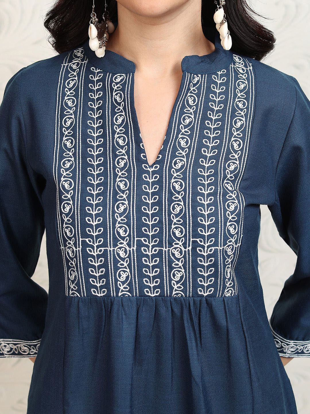 Vishudh Women Embroidered Flared Sleeves Thread Work Kurta