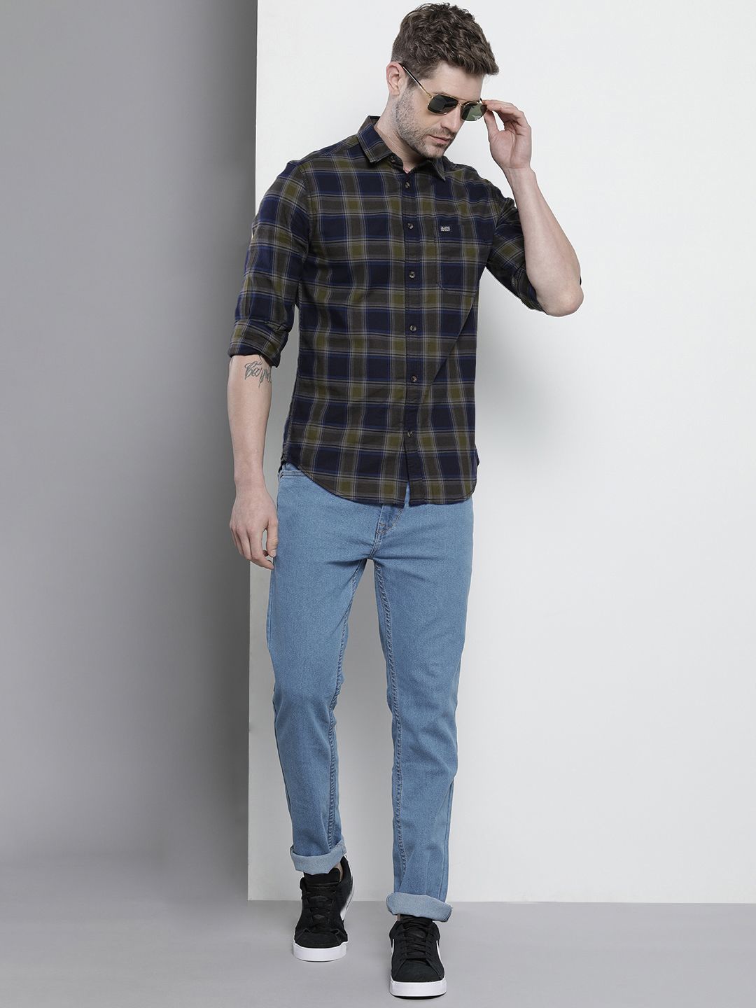The Indian Garage Co Men Navy Blue Cotton Tartan Checked Casual Shirt