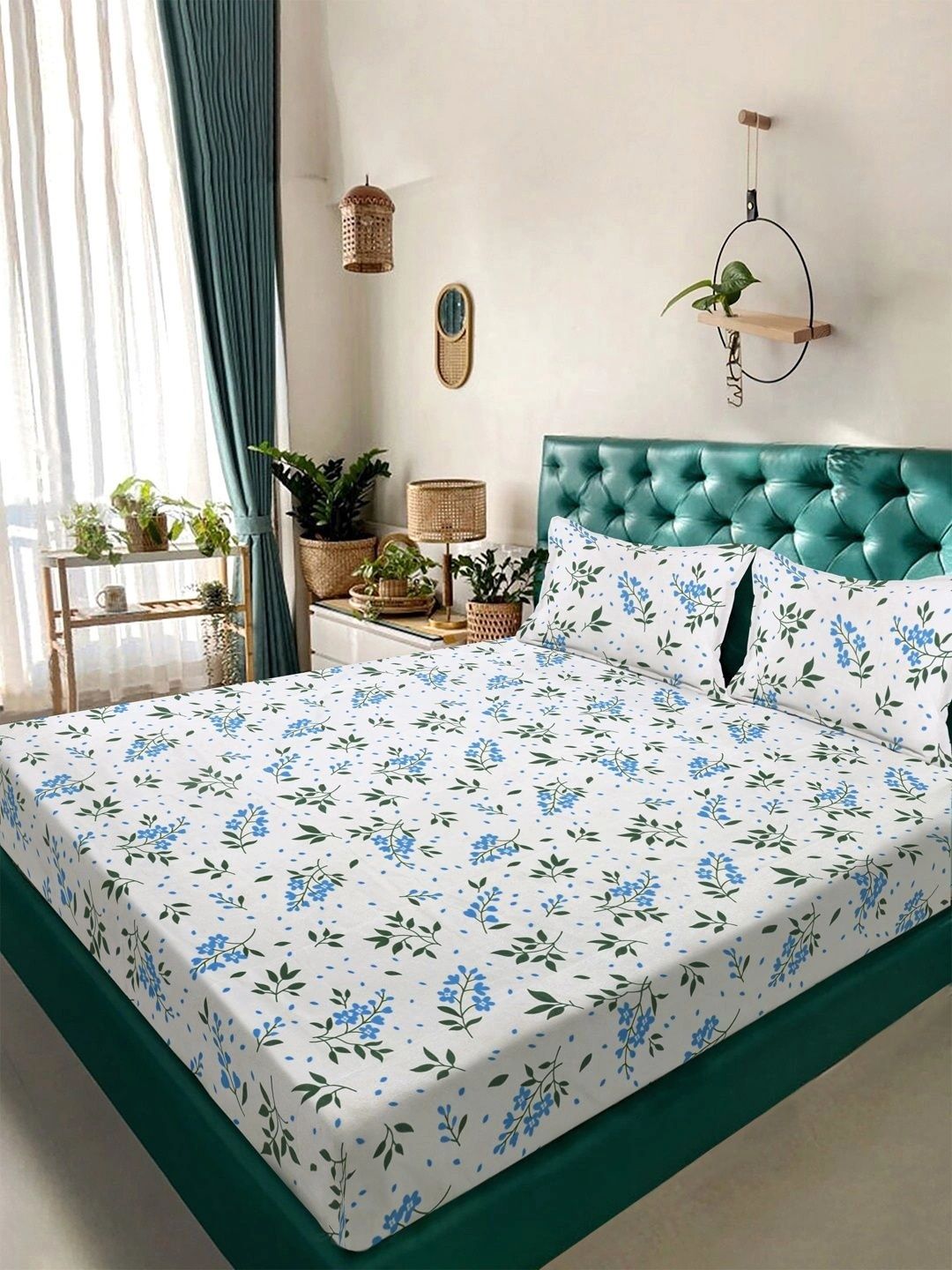 Moda Rapido X KLOTTHE White & Blue Floral 300 TC King Bedsheet with 2 Pillow Covers