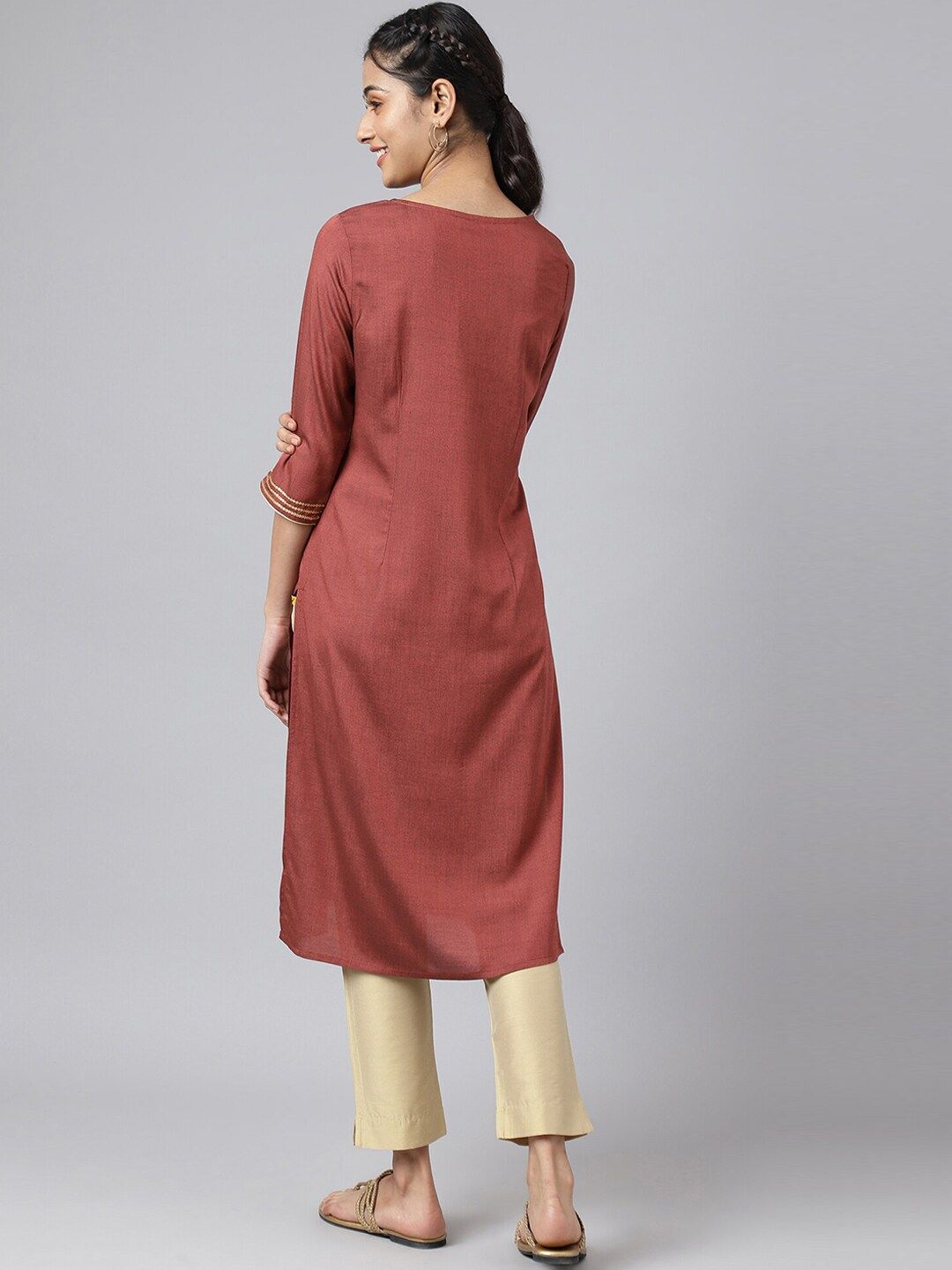 AURELIA Women Maroon Yoke Design Thread Work Kurta