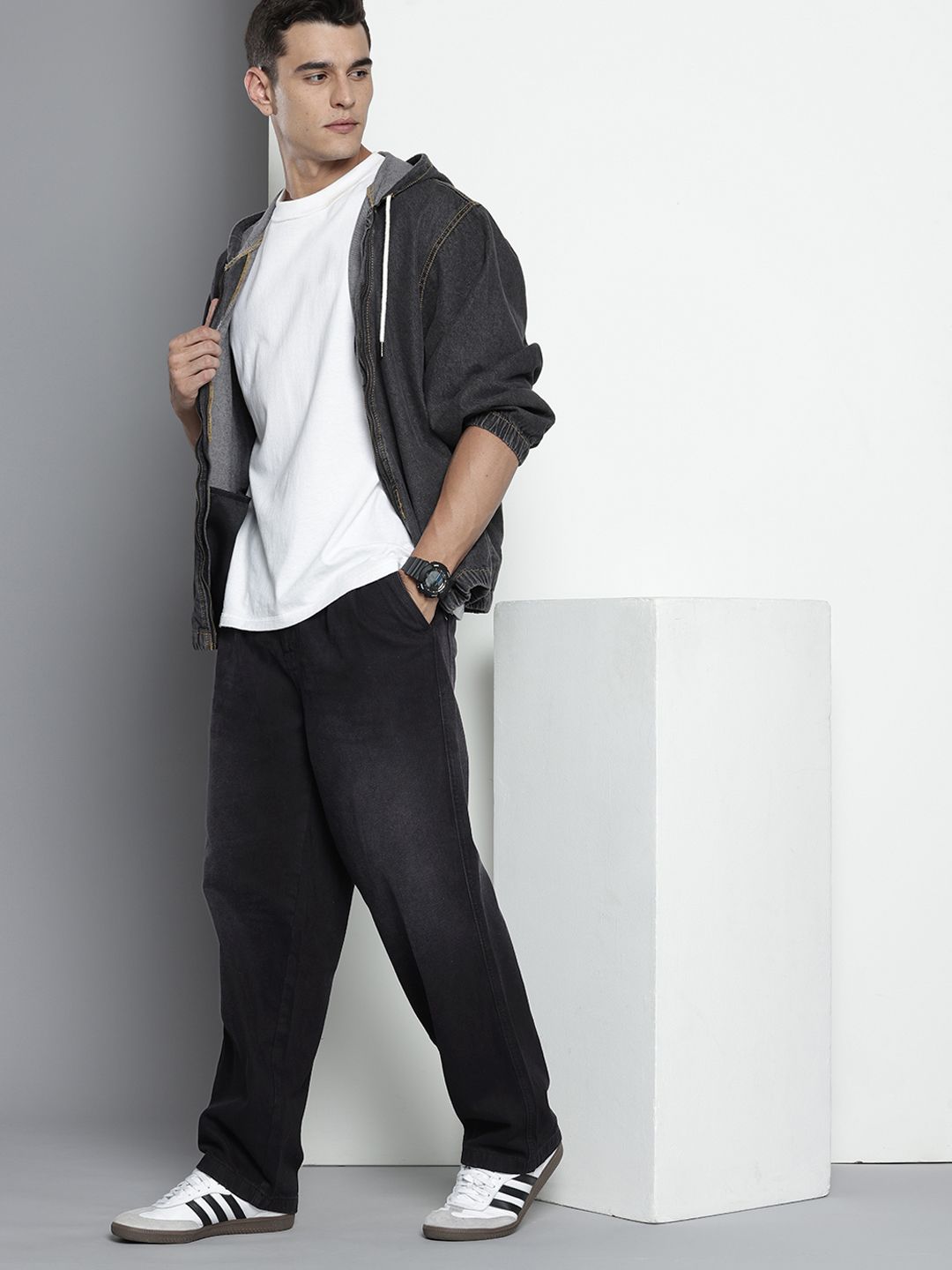 The Indian Garage Co Men Pleated Relaxed Fit Pure Cotton Jeans