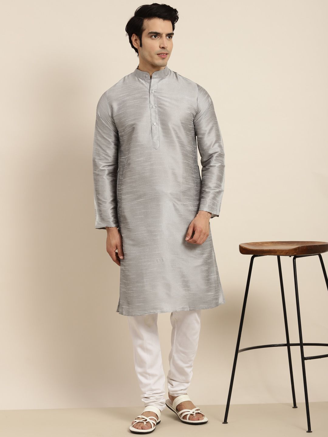 Anug by SOJANYA Men Silver-Toned Band Collar Kurta