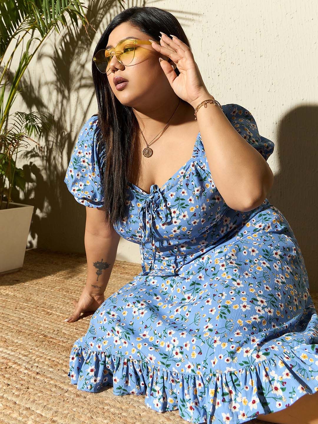 Berrylush Curve Plus Size Blue Froral Printed Dikumpulkan Dress A-Line Midi