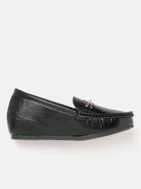 DressBerry Women Textured Chain Detail Wedge Heel Loafers