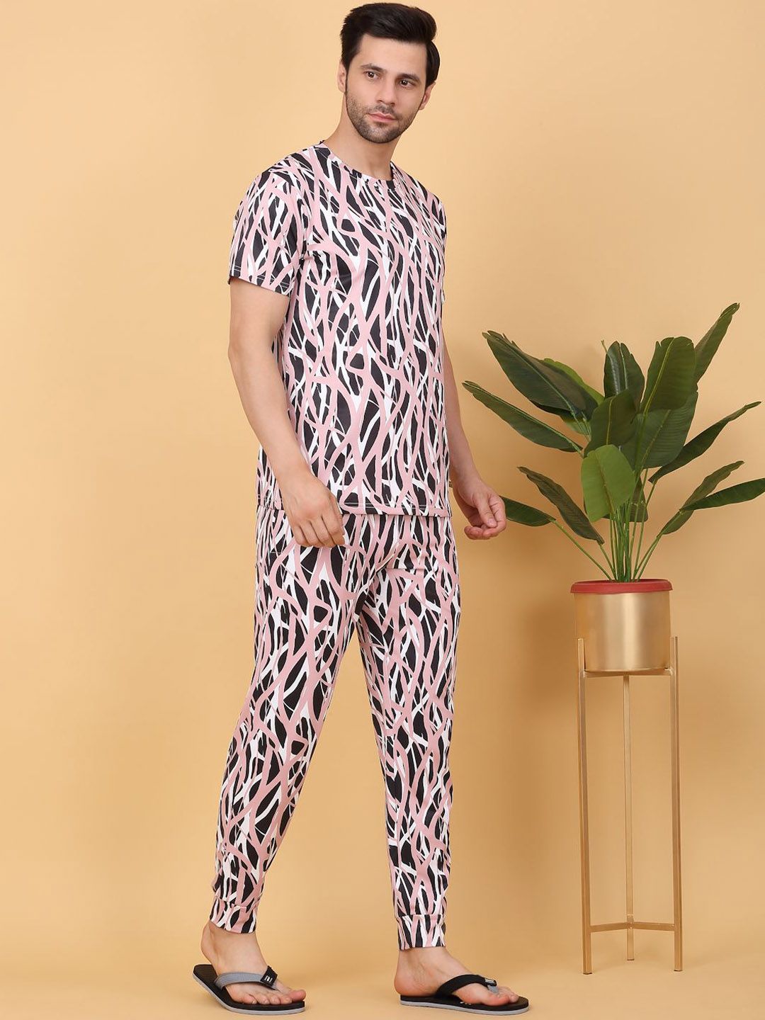 Sweet Dreams Pink & White Abstract Printed Round Neck Night suit