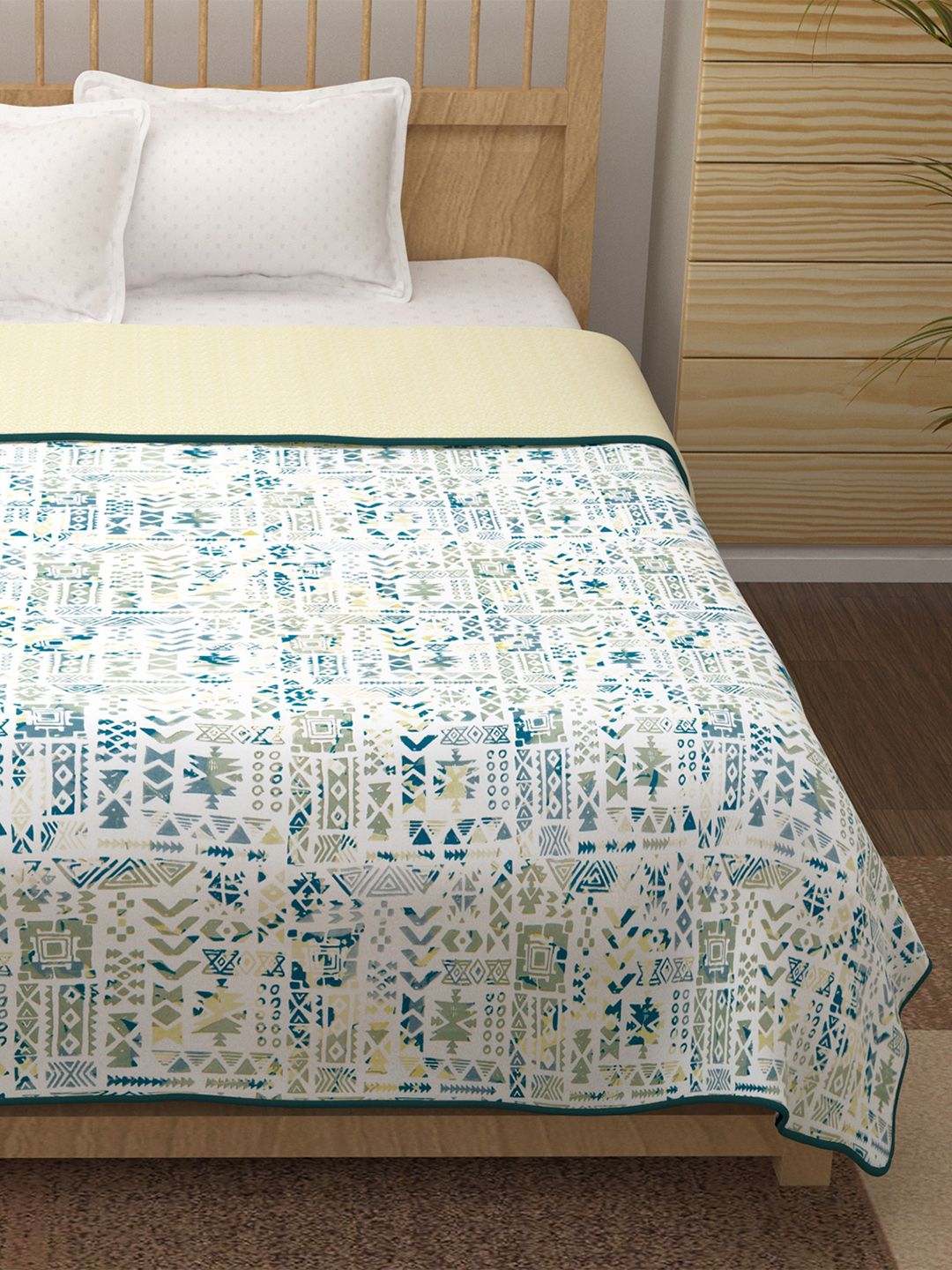 Story@home Yellow & Blue Printed AC Room 150 GSM Reversible Cotton Double Bed Dohar