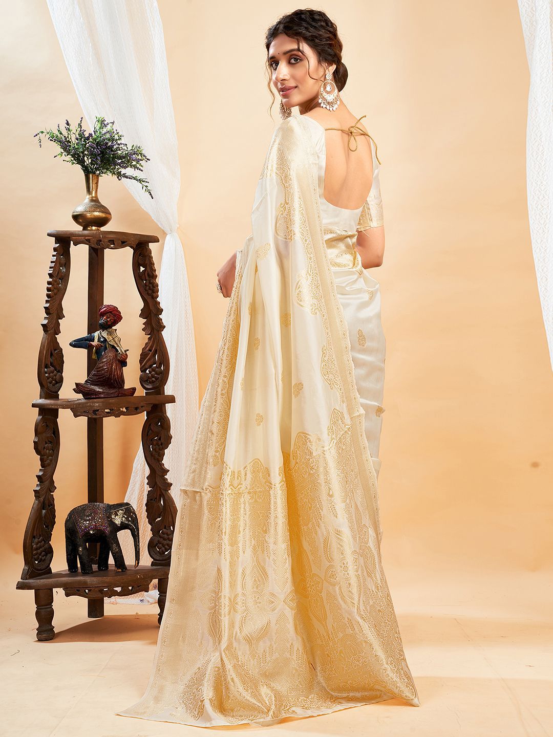 KALINI Woven Design Banarasi Saree With Blouse Piece